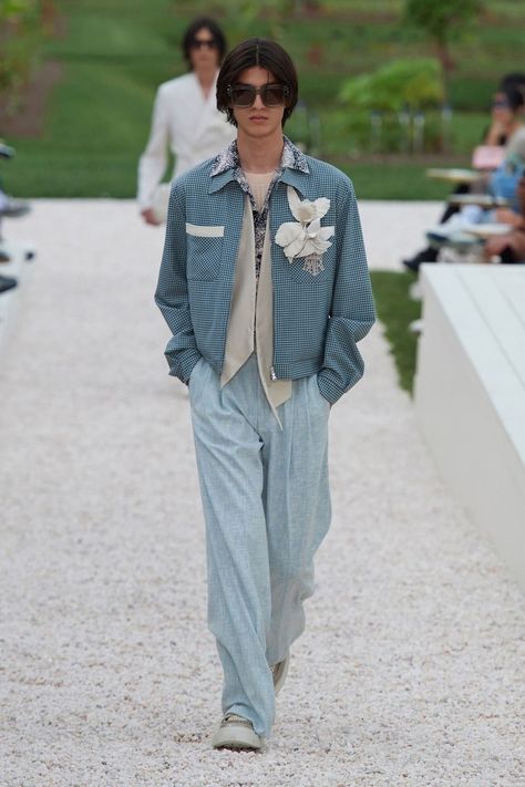 AMIRI Spring Summer 2024 Soft Boy Luxe Fashion Trend Men Trends Summer 2024, Men Fashion Trends, Fashion Trends Summer, 2024 Menswear, Menswear Runway, Men Fashion Show, Mens Fashion Summer, Mens Spring, Mens Fashion Trends