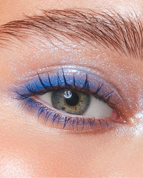 4th Of July Makeup Looks, Make Up Yeux, July Makeup, 4th Of July Makeup, Magazine Makeup, Stunning Makeup Looks, Maquillage On Fleek, Blue Makeup Looks, Smink Inspiration