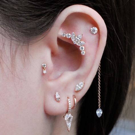 Maria Tash on Instagram: “After a season of giving, it is time to treat yourself. These bold styles brings extra shine to a dramatic Curated Ear®.” Different Ear Piercings, Ear Curation, Curated Ear, Cool Ear Piercings, Maria Tash, Cute Ear Piercings, Ear Style, Jewelry Tattoo, Sparkly Earrings