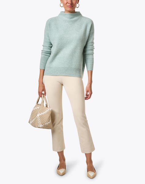 Mint Sweater Outfit Winter, Mint Sweater Outfit, Business Chic Outfits, Hugo Boss Shop, Women Fall Outfits, Style Roots, Mint Sweater, Pullovers Outfit, Stylish Outfits For Women Over 50