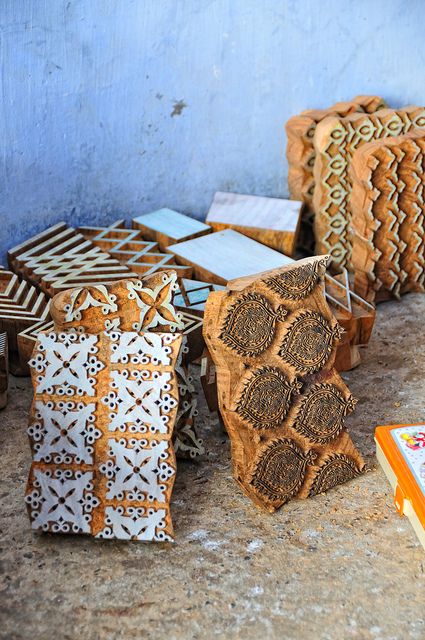 Block printing blocks Wood Printing Blocks, Wood Printing, Carved Stamps, Printing Blocks, Quilt Modernen, Hand Carved Stamps, Stamp Carving, Fabric Stamping, Wood Block Printing