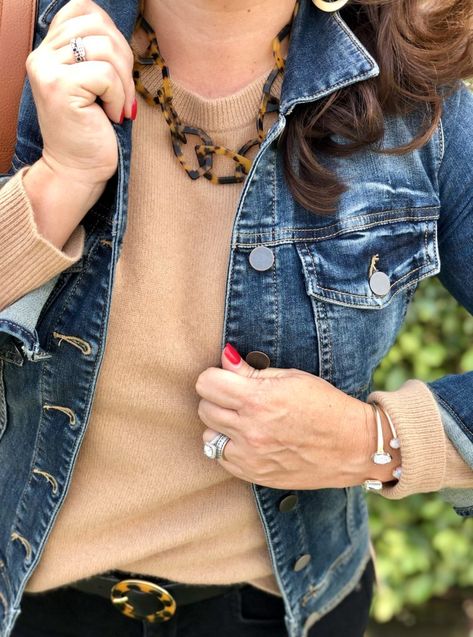 Camel Sweater Outfit, Black Blazer Style, Fall 2023 Fashion Trends, Fashion Trends Fall, Fall 2023 Fashion, Camel Sweater, 2023 Fashion Trends, Camel Sweaters, Weekend Wear