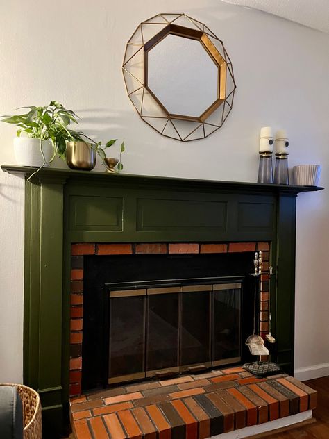 Painted Fireplace Green, Green Fireplace Mantle, Dark Green Fireplace, Green Fireplace, Hunter House, Paint Fireplace, Living Room Warm, Bathroom Hallway, Plants Green