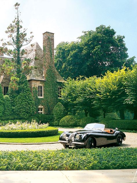 Red Brick Colonial, Ralph Lauren House, Bedford New York, House In New York, Jaguar Xk120, Designer Ralph Lauren, French Style Homes, Colonial Style Homes, New York Homes