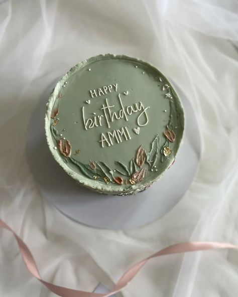 Sage green + 🌷🤌🏻 #cakestagram #cakesoffacebook #cakeoftheday #aesthetic #sagegreen #pink #cakeshop #cakepainting #floral #spreadlove #fyp Green Bridal Shower Cake, Sage Green Cake, Green Bridal Showers, Green Cake, Bridal Shower Cake, Painted Cakes, Shower Cake, Cake Shop, Spread Love