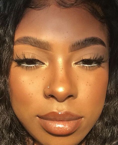 White Eyeliner Makeup, White Eyeliner, Face Beat, Dark Skin Makeup, No Eyeliner Makeup, Makeup For Black Women, Makeup Goals, Flawless Makeup, Gorgeous Makeup