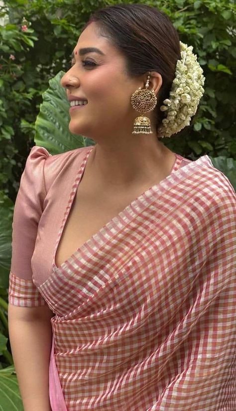 Nayanthara Saree Nayanthara, Nayanthara Saree, Saree Looks, Blouse Designs High Neck, Hollywood Model, Simple Saree Designs, Wedding Blouse Designs, Saree Designs Party Wear, Vantage Point