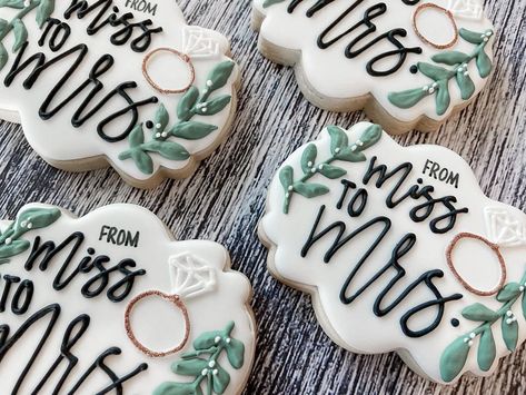 Future Mrs Cookies, Wedding Shower Cookies Royal Icing, Miss To Mrs Cookies Decorated, Royal Icing Cookies Bridal Wedding Showers, Bride Cookies Royal Icing, Miss To Mrs Cookies, Bachelorette Cookies, Cookies Royal Icing, Wedding Cookie