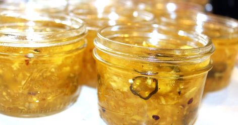 What happens when fresh pineapple meets Cowboy Candy ? This! This happens! A wonderful mix of savory, sweet with a kick jelly, perfect wi... Pineapple Pepper Jelly Recipe, Pineapple Candy, Pepper Jelly Recipe, Pineapple Jelly, Pepper Jelly Recipes, Cowboy Candy, Candied Jalapenos, Candied Pineapple, Jalapeno Jelly