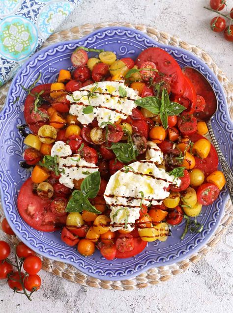 Burrata Caprese Tomato Caprese, Gluten Free Cookbooks, Caprese Recipes, Grilled Teriyaki Chicken, Caprese Salad Recipe, Watermelon Feta Salad, Roasted Cherry Tomatoes, Meatless Dinner, Summer Grilling Recipes