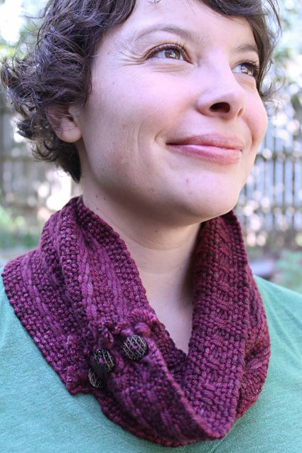 Pick-up Stick weaving (Get Warped) : Knitty.com - Spring+Summer 2016 Stick Weaving, Lace Weaving, Rigid Heddle Weaving Patterns, Knitting Scarves, Rigid Heddle Loom, Weaving Loom Projects, Pick Up Sticks, Lace Weave, Rigid Heddle Weaving