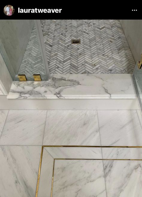 Brass Strip Floor, Marble Bathroom Floor With Border, Flooring Transitions, Marble Flooring With Brass Inlay, Modern Marble Inlay Floor Design, Marble Inlay Floor, Floor Detail, Marble Floor Pattern, Flooring Pattern