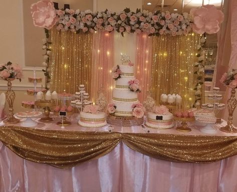 Candlebra Sweet 16, Blush Quinceanera Decorations, Rose Gold And Champagne Quinceanera Decorations, Light Pink And Gold Quinceanera Decorations, Qencenera Ideas Rose Gold, Quince Cake Table Decorations, Gold And Pink Quinceanera Decor, Rose Gold Main Table, Gold Quince Centerpieces