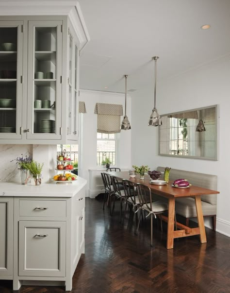 Stylish eat-in kitchens that are all the rage right now #decor #design #home Putty Cabinets, Narrow Dining Room Table, Long Narrow Dining Table, Eat In Kitchen Table, Small Table Decor, Narrow Dining Tables, Leaf Tables, Small Dining Room Table, Table Ikea