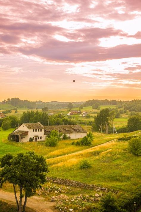 The most romantic day trip you can take from Vilnius!! A sunset hot air balloon ride over a fairytale castle in the gorgeous countryside of Trakai, Lithuania. Lithuania Countryside, Lithuania Nature, Trakai Lithuania, European Countryside, Lithuania Travel, Hot Air Balloon Ride, European Travel Tips, Baltic States, Vilnius Lithuania