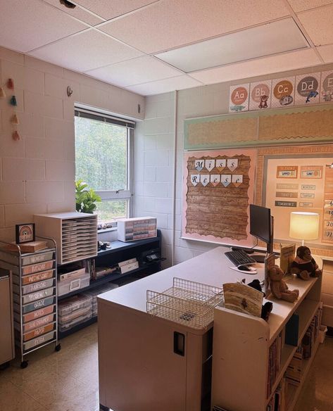 Teacher Space Organization, Teacher Desk Aesthetic, Classroom Cabinet Decor, Teacher Corner Ideas Classroom, Teacher Desk Ideas, Classroom Teacher Desk, Teacher Desk Area Classroom Setup, Teacher Desk Area, Upstairs Playroom