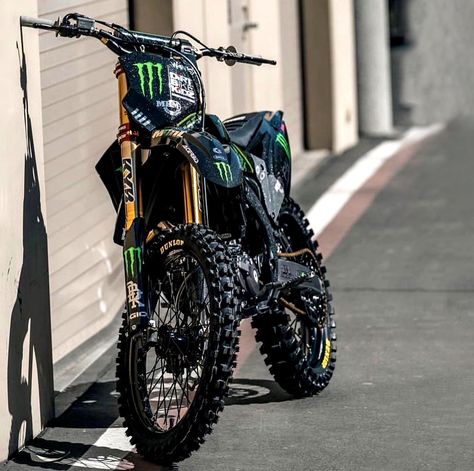 Ktm 250 Dirt Bike, Yamaha Supermoto, Motard Bikes, 250 Dirt Bike, Cross Motor, Kawasaki Dirt Bikes, Bike Humor, Custom Dirt Bike, Tmax Yamaha