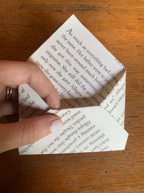 DIY Book Craft: Tiny Book Page Envelopes - Maya Smart Origami With Book Pages, Tiny Paper Envelopes, Tiny Envelopes Diy Tutorials, How To Make Diy Envelopes, Pretty Envelopes Diy, Diy Cute Envelopes, How To Make Little Envelopes, How To Fold Envelope From Paper, How To Make Tiny Envelopes