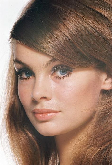 60s Editorial, David Montgomery, How To Makeup, Jean Shrimpton, Retro Makeup, 60s Fashion, Classic Beauty, Vintage Beauty, Pretty Woman