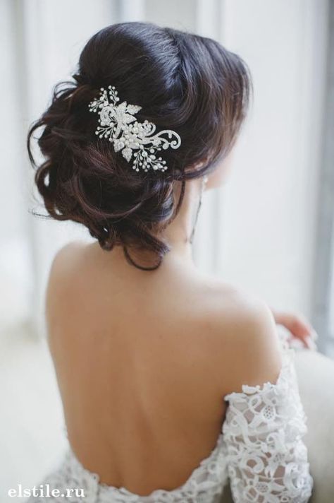 20 Fabulous Wedding Hairstyles for Every Bride | http://www.tulleandchantilly.com/blog/20-fabulous-wedding-hairstyles-for-every-bride/ Romantic Bridal Updos, Sanggul Modern, Best Wedding Hairstyles, Wedding Hair Inspiration, Bridal Updo, Wedding Updo, Wedding Hairstyles For Long Hair, Bridal Hair And Makeup, Wedding Hair And Makeup