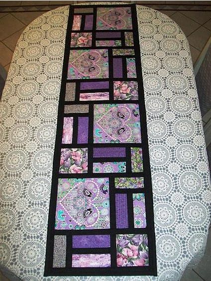 Window Pane Table Runner Pattern Free, Quilting Projects Table Runners, Stained Glass Table Runner Pattern Free, Quilt Pattern Table Runner, Free Quilt Table Runner Patterns, Stained Glass Quilt Tutorial, Modern Table Runner Quilt Patterns Free, Modern Table Runner Pattern, Patchwork Table Runner Pattern Free