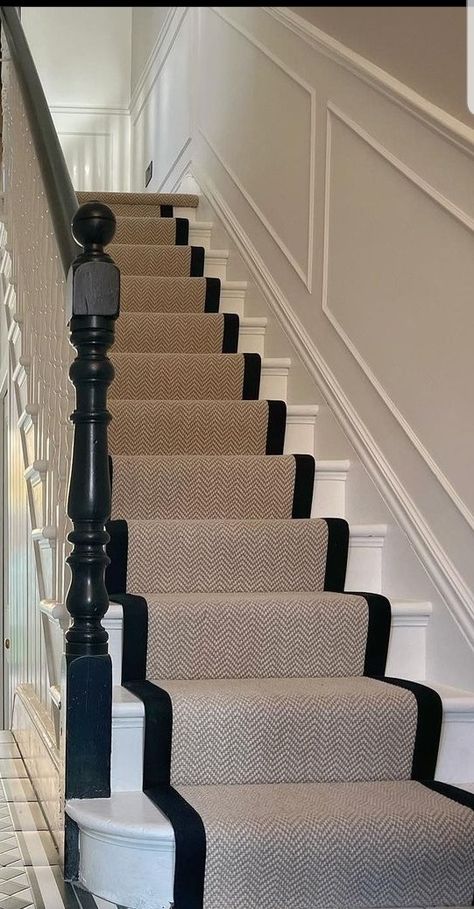 Stairs And Hallway Ideas, Entrance Hall Decor, Carpet Staircase, Staircase Interior Design, Victorian Hallway, House Staircase, Hallway Inspiration, Narrow Hallway Decorating, Staircase Makeover