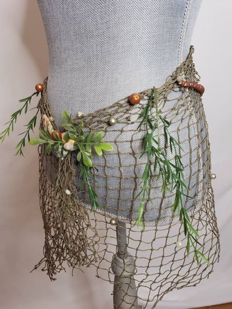 Earthy Mermaid/merman Belt - Etsy Ren Fair Mermaid, Merman Accessories, Fish Halloween Costume Women, Siren Halloween Costume Diy, Merman Outfits, Mermaid Ren Faire, Bioluminescent Mermaid, Water Inspired Fashion, Mermaid Costume Top