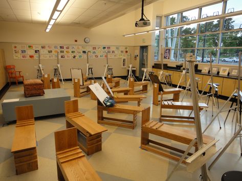 Art Room School Design, Art Room Furniture For School, College Art Classroom Aesthetic, High School Art Room Design, Art Room High School, Art School Interior Design, School Of Art Architecture, Art Room Ideas Classroom High School, Art Class Interior