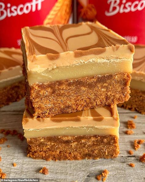 Biscoff Millionaires, Fitwaffle Kitchen, Biscoff Cookie Recipe, Millionaire Shortbread Recipe, Shortbread Recipe Easy, Lotus Biscuits, Homemade Salted Caramel, Millionaire Shortbread, Tray Bake Recipes