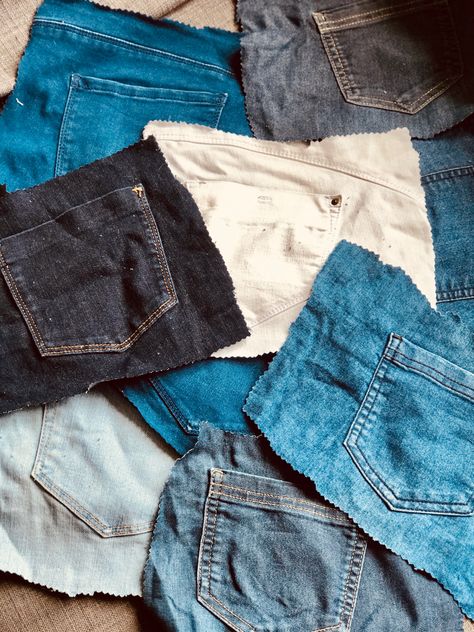 I’m in the process of making a denim quilt.  Should I include the pockets or use them in another project? #upcycling Pocket Quilt, Jeans Upcycle, Reuse Fabric, Easy Upcycle, Denim Quilts, Diy Sandals, Diy Tote, Old Towels, Outdoor Blankets