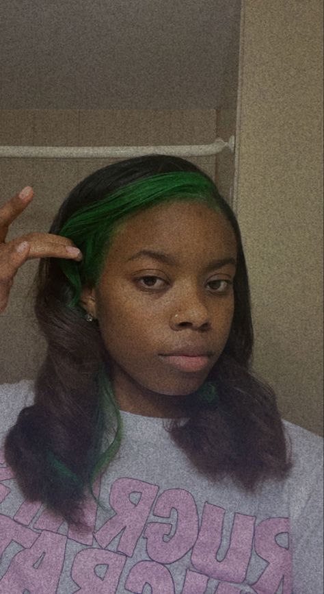 Picaboo Hair Color, Green Peekaboo Hair, Green Peekaboo, Peekaboo Hair Color, Peekaboo Hair Colors, Vivid Hair, Cute Box Braids, Peekaboo Hair, Vivid Hair Color