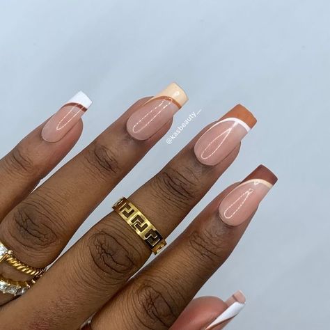 Simple Neutral Almond Nails, Brown Nail Tip Designs, French Tip Colors Ideas, Neutral Nails For Wedding Guest, Elegant Design Nails, Oval Press On Nails, Gel Nail Designs Medium Length, Simple Yet Elegant Nails, Short Structured Gel Nails