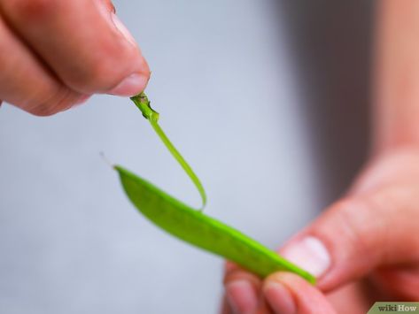 Cooking Snow Peas, Snow Peas Recipe, Snow Cleaning, Clean Eating Lifestyle, Healthy Vegetable Recipes, Snow Peas, Pea Pods, Seasonal Recipes, Veggie Sides