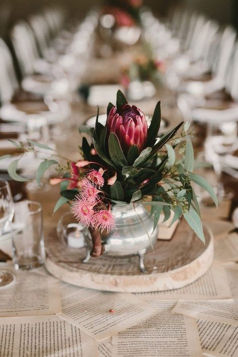 Australian Wedding Table Settings, Native Australian Wedding Table, Wedding Table Native Flowers, Australian Native Centrepiece, Native Table Runner, Rustic Wedding Flower Decor, Australian Native Wedding Table Flower Arrangements, Native Table Arrangements, Bush Wedding Decor