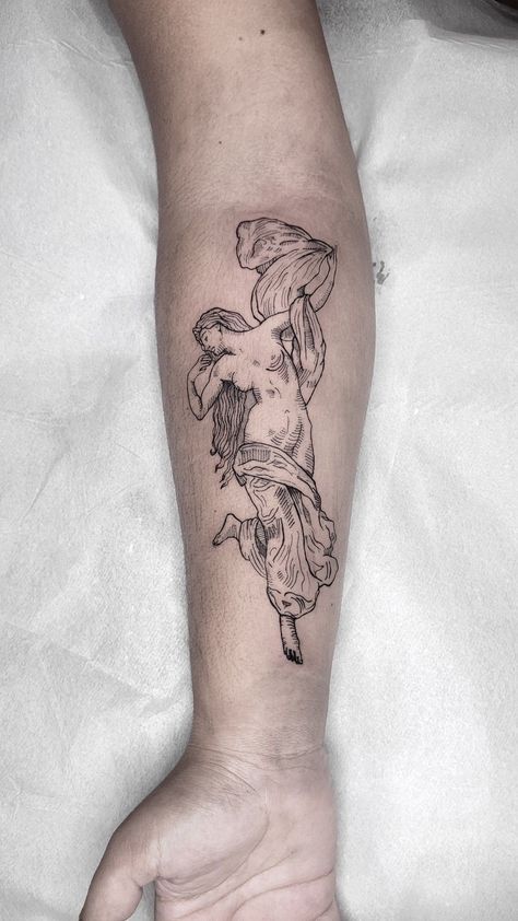 9 Muses Tattoo, Small Aphrodite Tattoo, Greek Women Tattoo, Delicate Tattoo Sleeve, Goddess Of Love Tattoo, Female Form Tattoo, Dreamy Tattoo Ideas, Neoclassical Tattoo, Aphrodite Tattoos