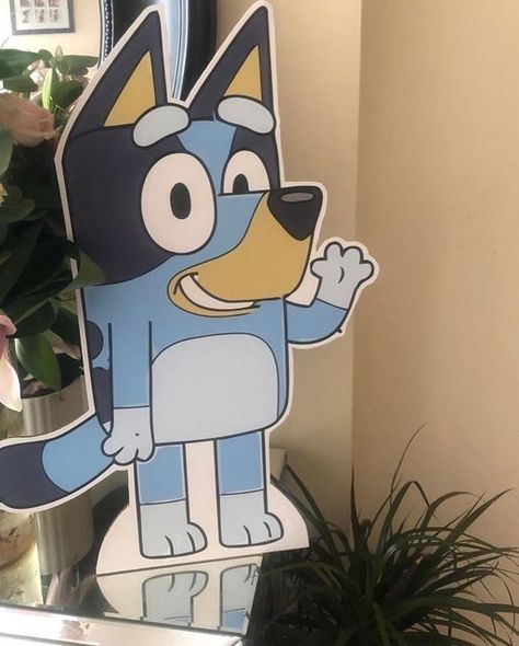 Personalised Cardboard Cutouts on Instagram: "A big hello from Bluey & Bingo, 2 of our most popular cutouts! 👋These cutouts are great for a themed party or a present for any huge Bluey fan! They are very popular with young guests of all ages at parties and events, and these party cutouts look fantastic bundled together to create your own theme setup. 🫶🤩💙💙 Avail in 3 sizes, 2ft, 3ft and 5ft, and prices start from £16.00 including a free supporting stand for your cutout. Order yours direct fr Bluey Bingo, Cardboard Cutouts, Party Inspiration, Party Planner, Themed Party, Kids Birthday Party, Bingo, Kids Party, Instagram A