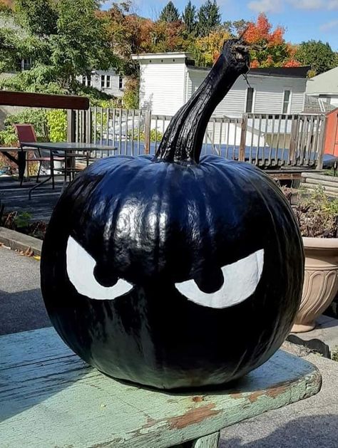 Witch Face Pumpkin Painting, Black Pumpkin Decorating Ideas, Calavera Pumpkin Painting, Black Painted Pumpkins, Painted Pumpkins Scary, Black Pumpkin Painting, Black Pumpkin Painting Ideas, Funny Pumpkin Painting Ideas, Amazing Painting Ideas