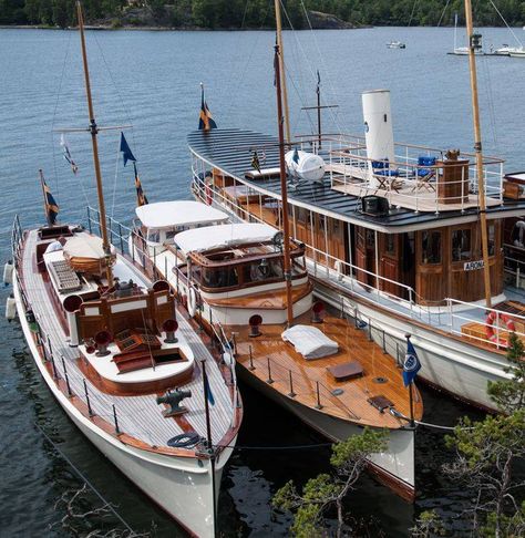 Naval Architecture, Classic Wooden Boats, Cabin Cruiser, Classic Boat, Classic Yachts, Vintage Boats, Old Boats, Cool Boats, Wood Boats