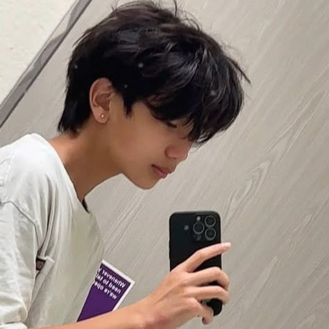 Comeback Era, Short Hair Tomboy, Asian Haircut, Asian Short Hair, Mens Haircut, Haircut Designs, Men Haircut Styles, Haircut Inspo, Hair Inspiration Short