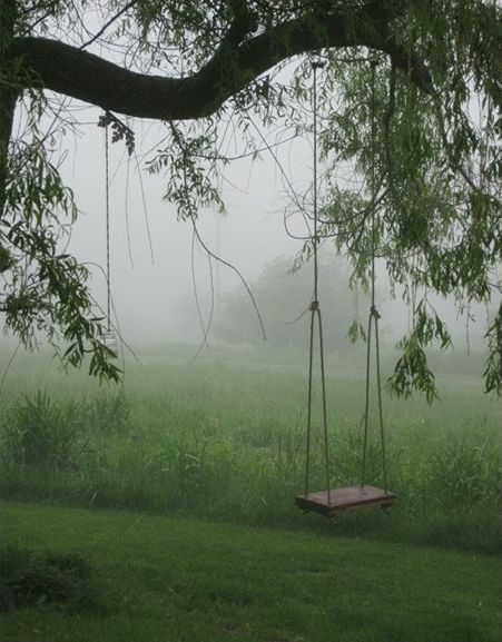 Eye For Design: Simple Luxuries.....Decorating With Swings Foggy Day, Tree Swing, The Secret Garden, Alam Yang Indah, The Grass, Design Simple, Country Life, Country Living, Farm Life