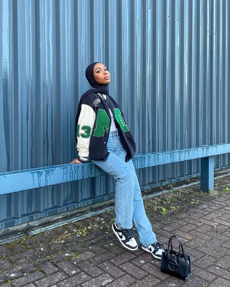 Jeans Office Outfit, Vacation Outfits Aesthetic, Summer Outfit Women, Hijab Streetwear, Kendall Jenner Hailey, Modest Streetwear, Baseball Jacket Outfit, Basic Summer Outfits, Corporate Girl