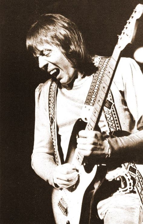 Robin Trower- The Fool & Me- Denver 8-6-73 Robin Trower, Procol Harum, Severed Head, Online Guitar Lessons, Rock Guitarist, Rock Guitar, Rock Groups, Guitar Hero, Best Rock