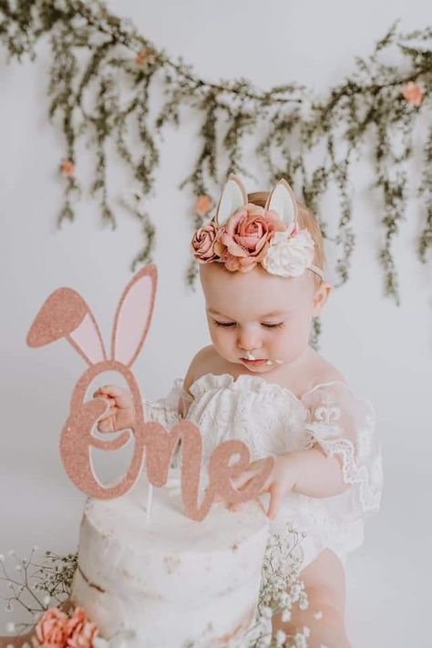 Bunny Birthday Theme, Cake Photoshoot, Bunny Birthday Party, Easter Photoshoot, 1st Birthday Party For Girls, Winter Birthday Parties, Boho Baby Girl, Bunny Party