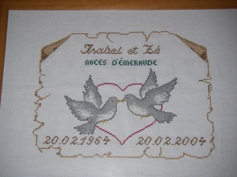 Tableaux aux points comptés - La cigale créative Diamond Anniversary Cross Stitch, Wedding Gift Cross Stitch, 50th Wedding Anniversary Cross Stitch Patterns, Wedding Cross Stitch Patterns Marriage, Wedding Sampler Cross Stitch Pattern, 10th Anniversary Idea, Wedding Cross Stitch, 10 Anniversary, Cross Stitch Patterns Free