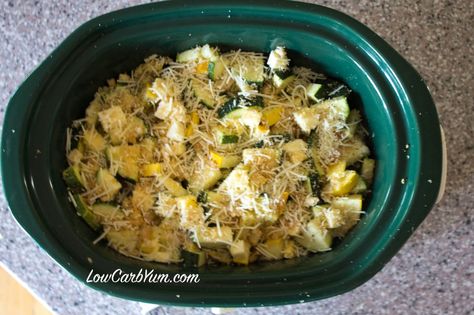 Zucchini Summer Squash in Crock Pot Cheese Squash Zucchini Recipes, Low Carb Crock Pot, Crockpot Snacks, Zucchini And Yellow Squash, Summer Squash Casserole, Zucchini Casserole Recipes, Yellow Squash Casserole, Zucchini Side Dishes, Summer Crockpot Recipes