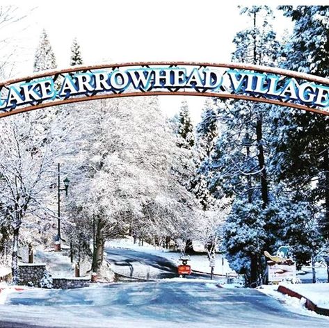 Snow in Lake Arrowhead. Come on up and visit☃️Visit my profile page and website Lake Arrowhead California Winter, Big Bear Snow, Lake Arrowhead Cabin, Lake Arrowhead Village, Winter Family Vacations, Lake Arrowhead California, California Winter, Treehouse Cabins, Homeschool Geography