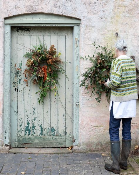 Woodland Christmas Wreath, Wreath Workshop, Woodland Wreath, Christmas In The City, Dried Flower Wreaths, Deco Nature, Woodland Christmas, 12 December, Floral Photography