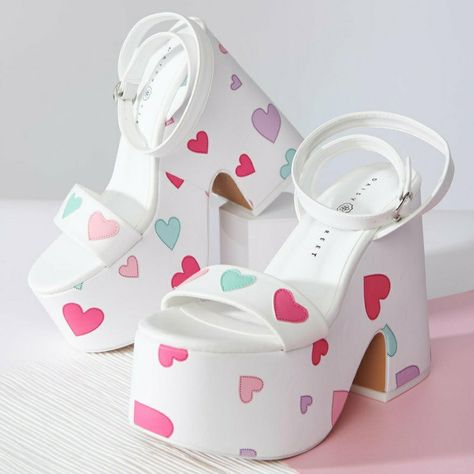 Aesthetic Heels Vintage, Heart Boots, Boost Shoes, Cute Shoes Heels, Heart Shoes, Funky Shoes, Fancy Shoes, Retro Clothing, Aesthetic Shoes