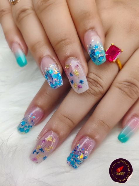 Nail Art, Nail Extensions, Dry Flower Nail Art, Foil Art, Glitter Art, Mylar Glitter Art, Nail Design Dry Flower Nail Art, Mylar Nails, Hair Extensions For Short Hair, Glitter Art, Dry Flower, Flower Nail, Foil Art, Flower Nail Art, Glitter Nail Art