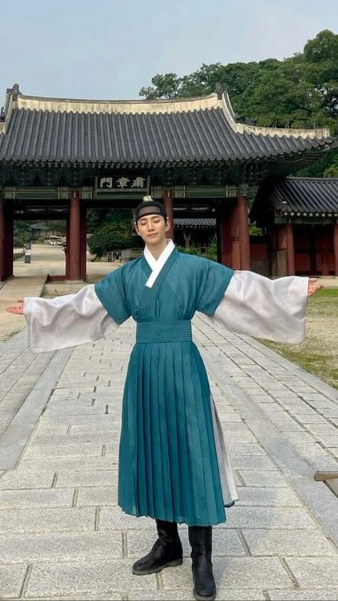 Korean Hanbok Princesses, Korean Historical Fashion, Korean Men Clothing, Hanbok Male, Korean Traditional Dress Hanbok, Traditional Korean Clothing, Dynasty Clothing, Hanbok Traditional, Korean Traditional Clothing